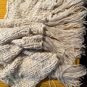 Ladies  knitted shawl/wrap